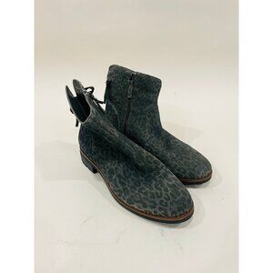 Violet & Red Green Suede Jordyn Leopard Booties Womens 8